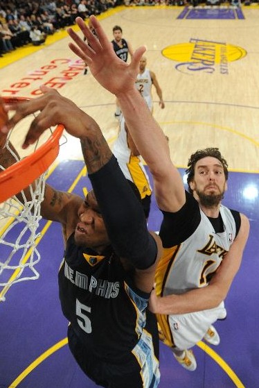 阿尔瓦雷斯 阿尔瓦雷斯