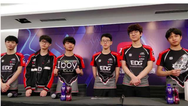 王钰栋突击 王钰栋突击